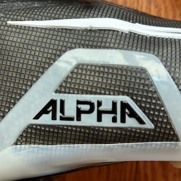 Nike Alpha Menace Elite Men's Football Cleats - Picture 8 of 10